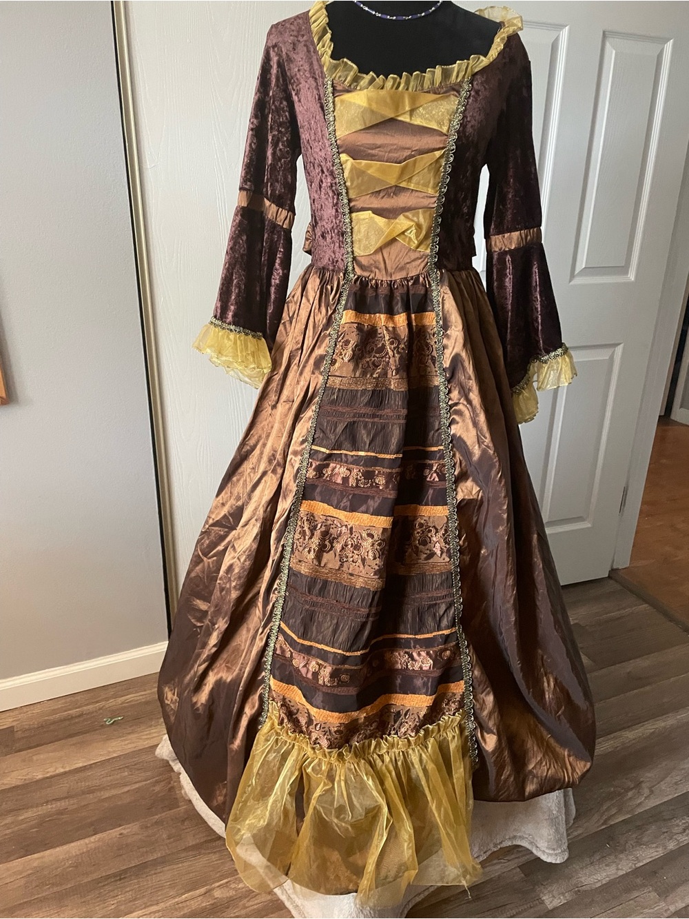 Young Adult Brown and Gold Renaissance Princess Costume Size S/M